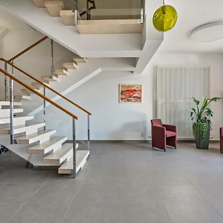 Apartment Huber Living Basic 206 *